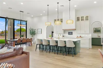 324 Wanda Road Kitchen