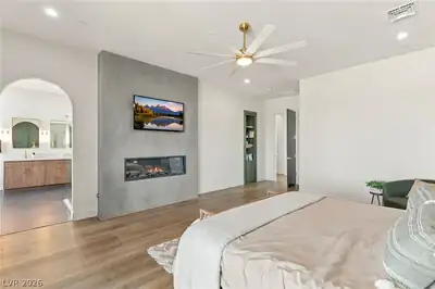 324 Wanda Road Primary Bedroom