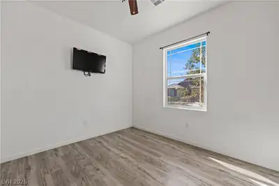 467 Cliffrose Avenue Bedroom