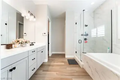 117 Ella Ashman Avenue Primary Bathroom