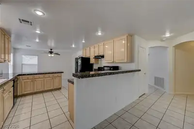 2742 Chokecherry Avenue Kitchen