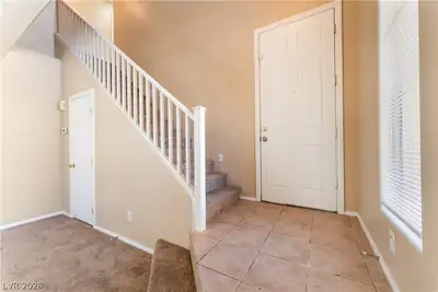 8121 Retriever Avenue Entrance Foyer