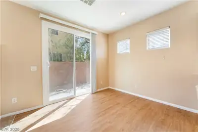 8121 Retriever Avenue Dining Area
