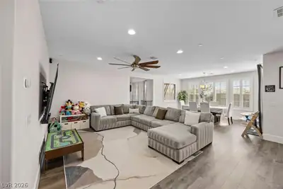 2961 Barrett Springs Avenue Living Room