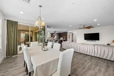 2961 Barrett Springs Avenue Dining Area