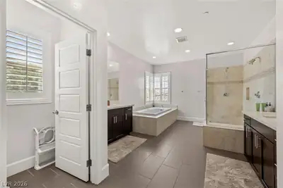 2961 Barrett Springs Avenue Primary Bathroom