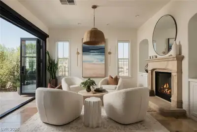 12 Menaggio Court, Henderson, NV 89011 Living Room