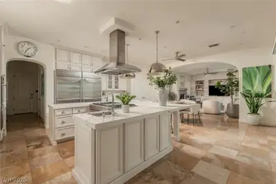 12 Menaggio Court, Henderson, NV 89011 Kitchen