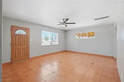 1932 Franklin Avenue Living Room