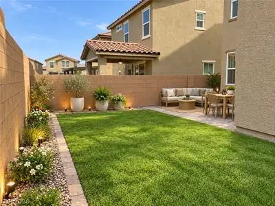 2827 Frabiele Street Yard