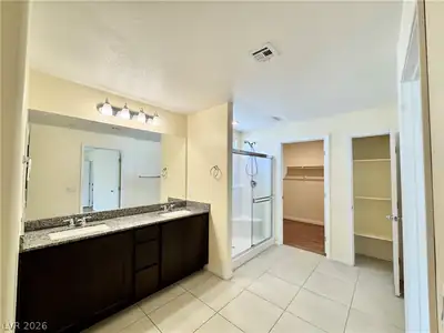 6088 Castle Gardens Avenue Primary Bathroom