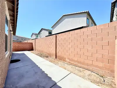 6088 Castle Gardens Avenue Yard