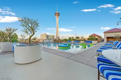 200 West SAHARA Avenue 3702 Pool