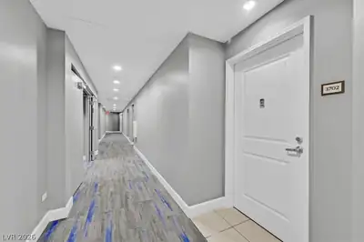 200 West SAHARA Avenue 3702 Hallway