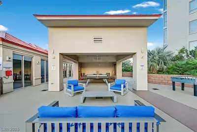 200 West SAHARA Avenue 3702 Patio
