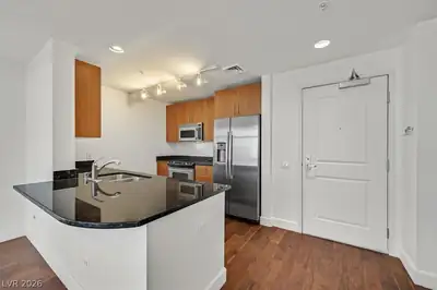 200 West SAHARA Avenue 3702 Kitchen
