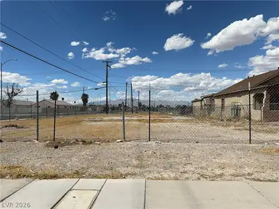1524 D Street Lot