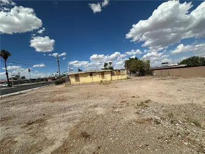 1524 D Street Lot