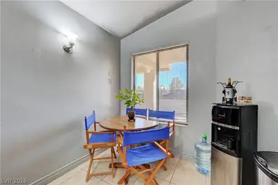 100 Underhill Court Dining Area