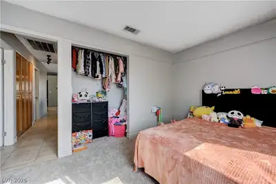 100 Underhill Court Bedroom