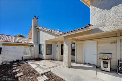 100 Underhill Court Patio