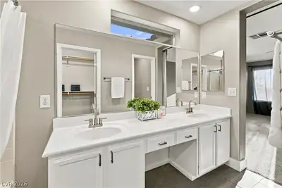 1421 Winters Run Avenue, Las Vegas, NV 89183 Primary Bathroom