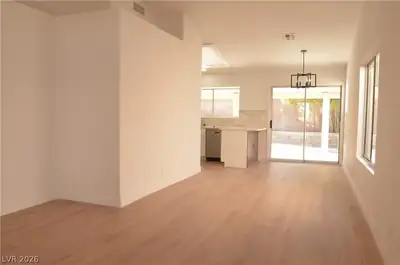 2717 Camphor Tree Street Living Room