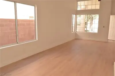 2717 Camphor Tree Street Living Room