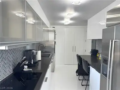 3722 Las Vegas Boulevard 1201, Las Vegas, NV 89158 Kitchen