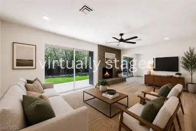 3621 Fortune Avenue Living Room
