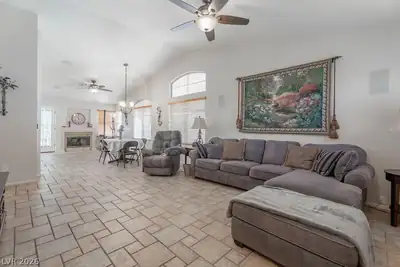 1341 Maplegrove Circle Living Room