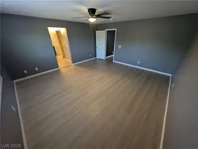 10633 Mount Blackburn Avenue Living Room