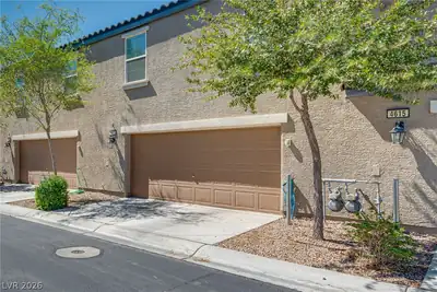 4611 Dover Straight Street, Las Vegas, NV 89115 Garage