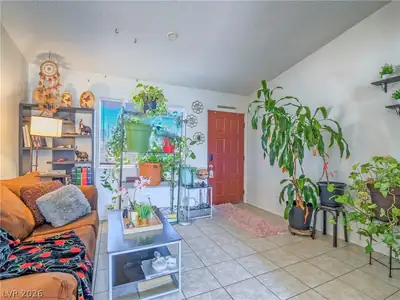 372 Linn Lane Living Room