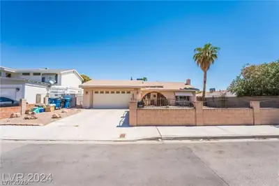 5206 Brentmead Drive, Las Vegas, NV 89120 Front of Structure