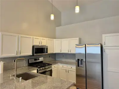 2000 Jasper Bluff Street 203 Kitchen