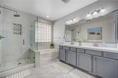 1863 Gentle Dawn Avenue Primary Bathroom