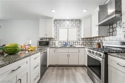 1284 Prairie View Drive Kitchen