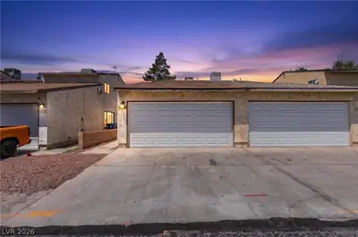 1219 Mews Lane Garage
