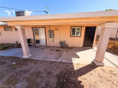 1312 East Brooks Avenue Patio