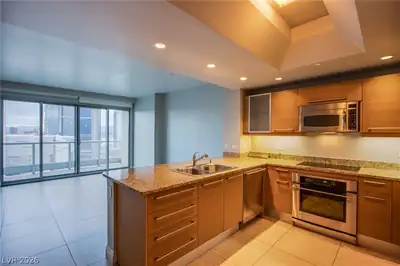 222 Karen Avenue 2604 Kitchen