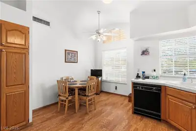 5 Barton Spring Circle Kitchen