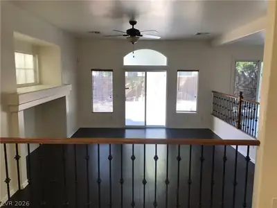 10990 Calcedonian Street Living Room