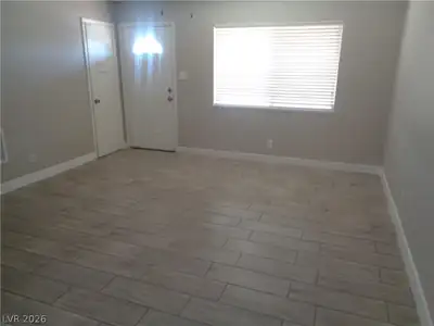 6244 Evergreen Avenue Entry