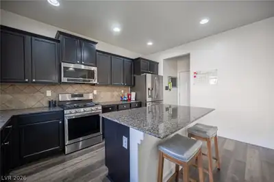6742 Prairie Dusk Drive, Las Vegas, NV 89122 Kitchen