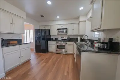 911 Saddle Horn Drive Kitchen
