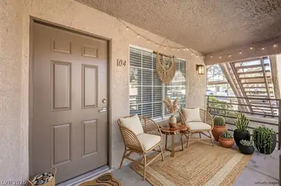 9070 Spring Mountain Road 104 Entry