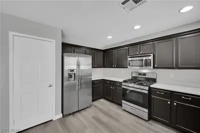 10452 Chrisman Avenue Kitchen