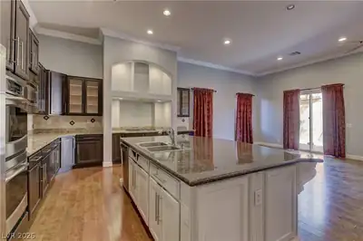 972 Rue Grand Paradis Lane Kitchen