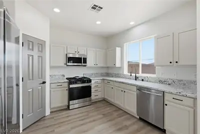 8149 Loma Del Ray Street Kitchen